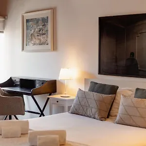 Apartment Amazing Tailor Made Penthouse With A View, Lisbon
